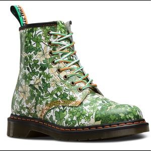 Dr Martens St Patrick’s Day Shamrock Boots UK7/US9